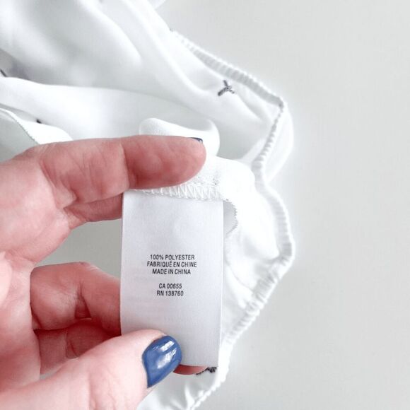 Reitmans Women's Keyhole Back Short Sleeve Printed Blouse White Size 3X - Picture 3 of 6